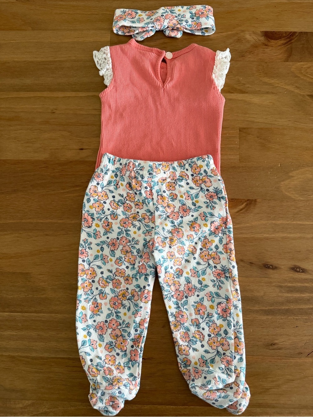 Daisy Fuentes Coral Top and Floral Footed Pants Set with Headband Size 6-9M - Picture 2 of 7